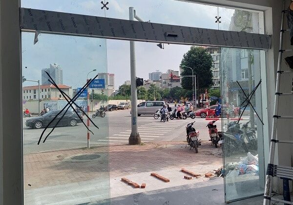 Cửa kính cường lực mở tự động