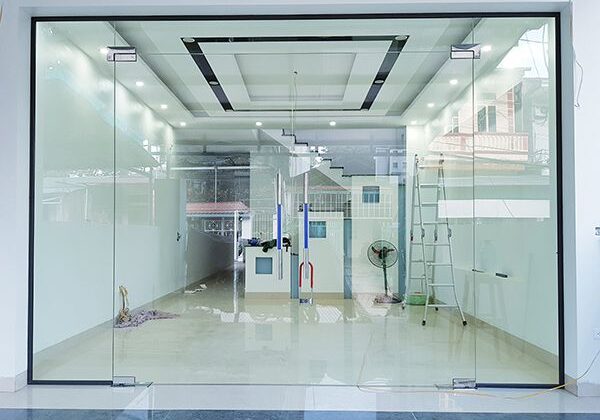 Mẫu cửa kính cường lực đẹp và mới nhất