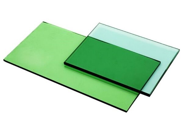 Kính cường lực xanh lá được ứng dụng trong nhiều công trình nội, ngoại thất.